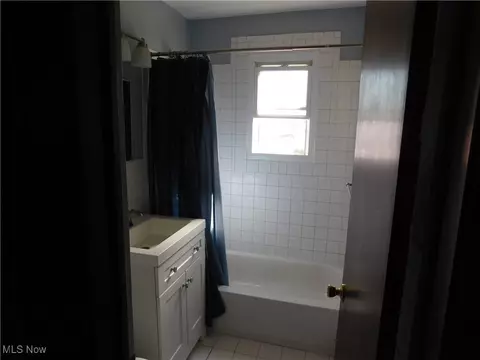 1705 Douglas Rd, Wickliffe, OH 44092 photo 9