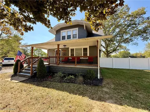 7901 E Sparta Ave, Magnolia, OH 44643