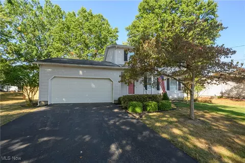 3270 Glenbrook Dr, Norton, OH 44203