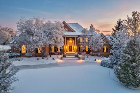 3454 Skye Ridge Dr, Richfield, OH 44286