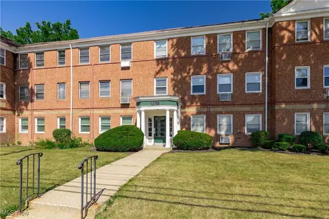 13765 Cedar Rd #303C, South Euclid, OH 44118
