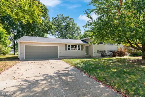 9933 Cynthia Dr, Twinsburg, OH 44087