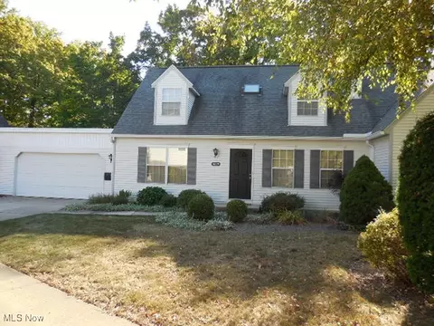 3429 Brookpoint Ln, Cuyahoga Falls, OH 44223