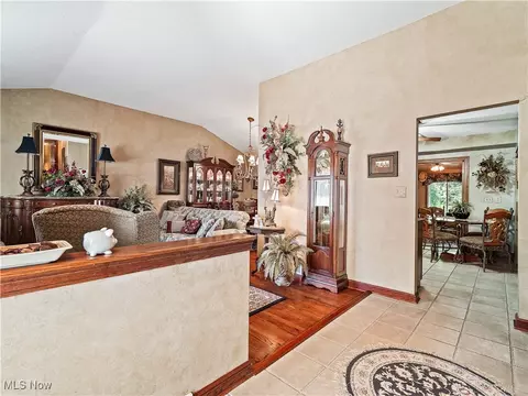 11228 Gordon Dr, Parma, OH 44130 photo 7
