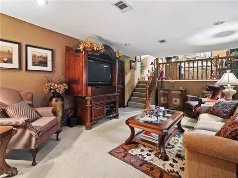 11228 Gordon Dr, Parma, OH 44130 photo 16