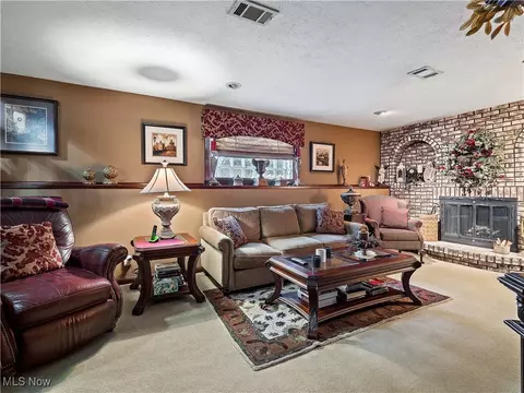 11228 Gordon Dr, Parma, OH 44130 photo 17