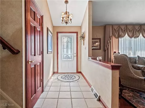 11228 Gordon Dr, Parma, OH 44130 photo 6
