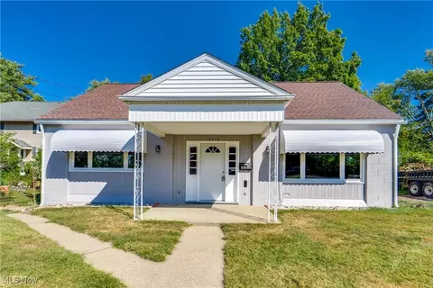 2312 Massachusetts Ave SE, Massillon, OH 44646