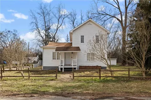 403 W Liberty St, Girard, OH 44420