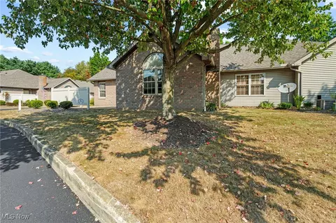 1442 Tewksbury Cir, Cuyahoga Falls, OH 44221