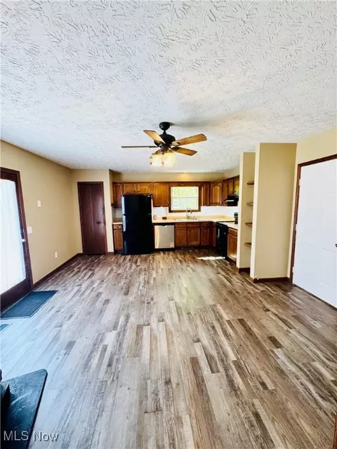 441 Morgan Ct, Lagrange, OH 44050 photo 4