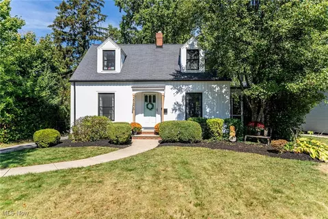 29806 Osborn Rd, Bay Village, OH 44140