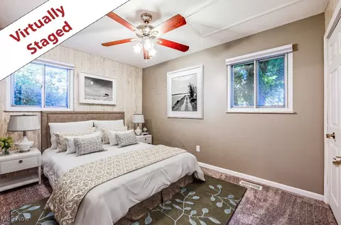 Bedroom - 967 Windermere Dr, Willoughby, OH 44094 photo 11 of 12