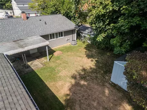 Exterior - 967 Windermere Dr, Willoughby, OH 44094 photo 7 of 7