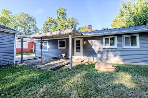 Exterior - 967 Windermere Dr, Willoughby, OH 44094 photo 2 of 7