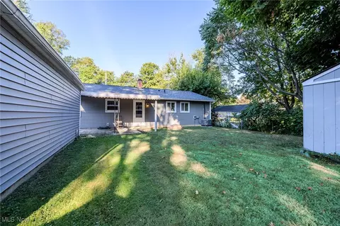 Exterior - 967 Windermere Dr, Willoughby, OH 44094 photo 4 of 7