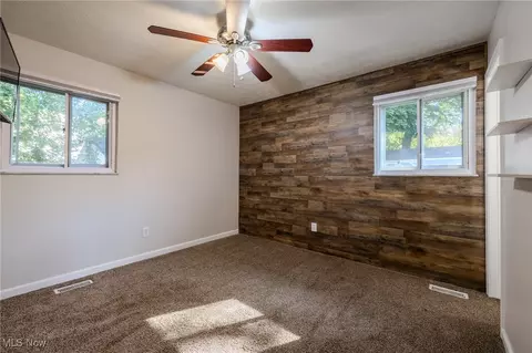 Bedroom - 967 Windermere Dr, Willoughby, OH 44094 photo 5 of 12