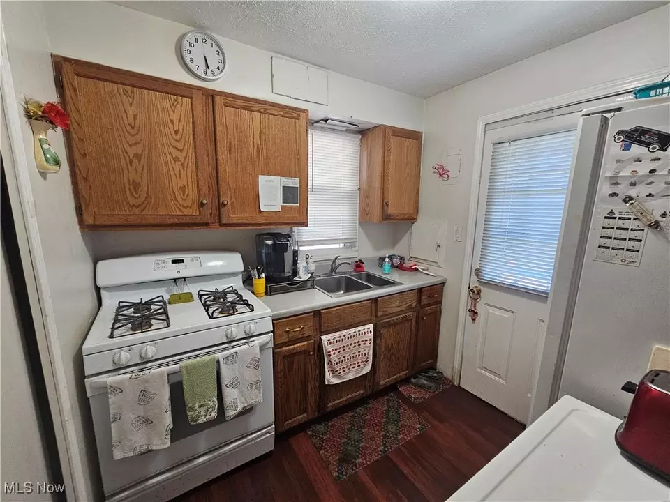 Kitchen - 6359 Old York Rd, Parma Heights, OH 44130 photo 1 of 1