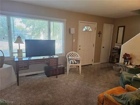 Living - 6359 Old York Rd, Parma Heights, OH 44130 photo 1 of 5