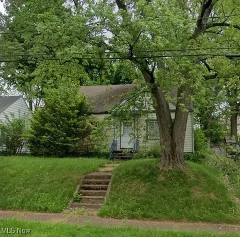 821 Cree Ave, Akron, OH 44305