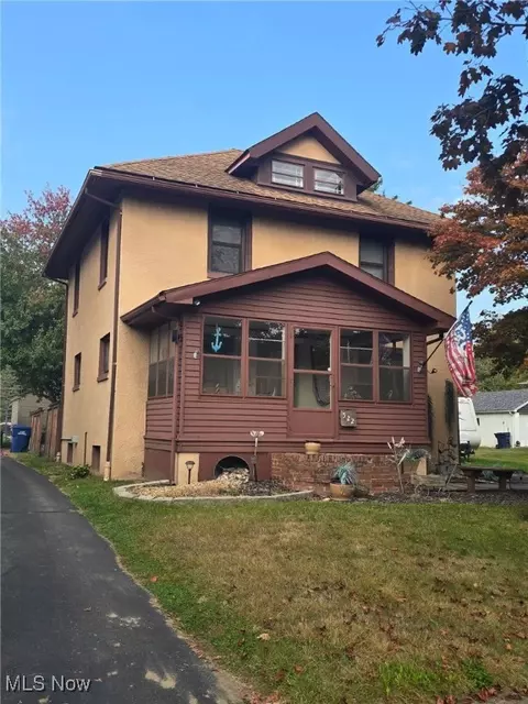 522 Illinois Ave, Mcdonald, OH 44437