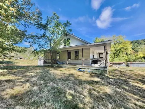 85 Winding Creek Rd, Meadow Bridge, WV 25976