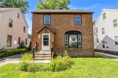 854 Keystone Dr, Cleveland Heights, OH 44121