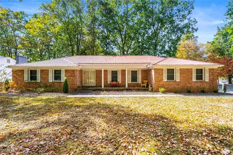 7716 Silver Fox Dr, Youngstown, OH 44512
