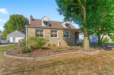 312 W Park Ave, Hubbard, OH 44425
