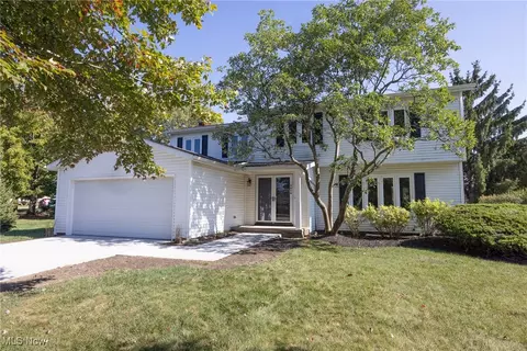 4838 Stacy Ct, Richmond Heights, OH 44143