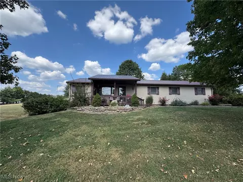 62700 Oak Ln, Barnesville, OH 43713