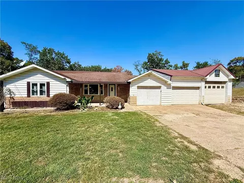 1405 15th Ave, Parkersburg, WV 26101