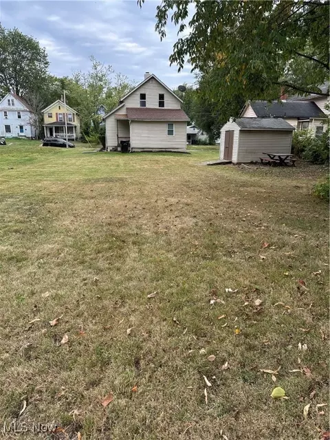 Exterior - 345 9th St, Elyria, OH 44035 photo 2 of 4