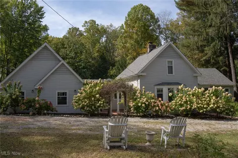 8145 Chagrin Rd, Chagrin Falls, OH 44023