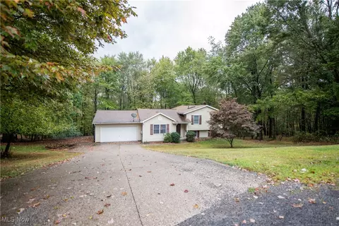 32 Latonka Trl, Malvern, OH 44644