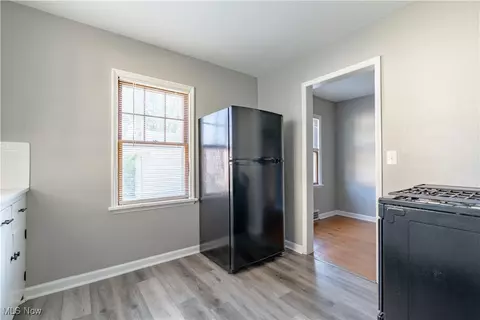 Entry Way - 418 Korman Ave NE, Massillon, OH 44646 photo 1 of 3
