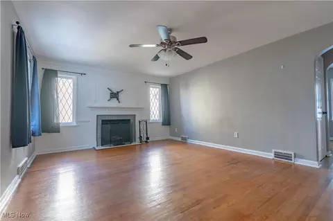 Living - 418 Korman Ave NE, Massillon, OH 44646 photo 2 of 3