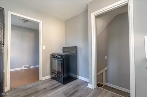 Entry Way - 418 Korman Ave NE, Massillon, OH 44646 photo 2 of 3