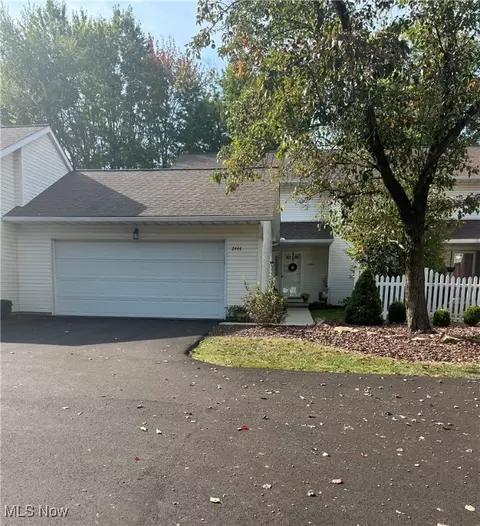 2444 Port Charles Dr, Stow, OH 44224