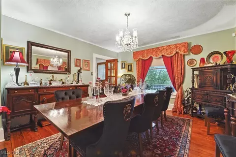 Dining - 4566 River St, Willoughby, OH 44094 photo 3 of 3