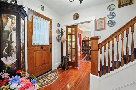 Entry Way - 4566 River St, Willoughby, OH 44094 photo 1 of 10