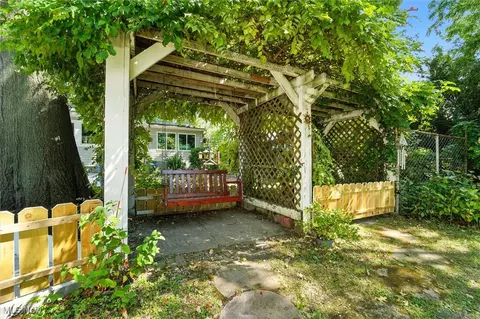Exterior - 4566 River St, Willoughby, OH 44094 photo 4 of 8