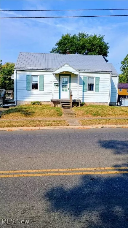 1037 Pine St, Zanesville, OH 43701