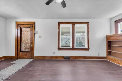 Living - 908 Dayton St, Akron, OH 44310 photo 2 of 7