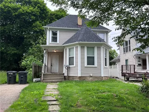 837 Yale St, Akron, OH 44311