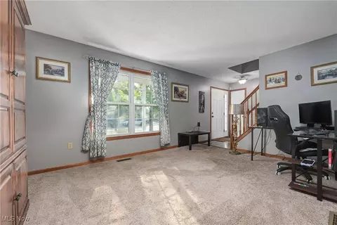 381 Alexis Dr, Elyria, OH 44035 photo 8