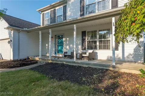 381 Alexis Dr, Elyria, OH 44035 photo 4