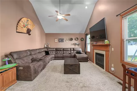 381 Alexis Dr, Elyria, OH 44035 photo 11