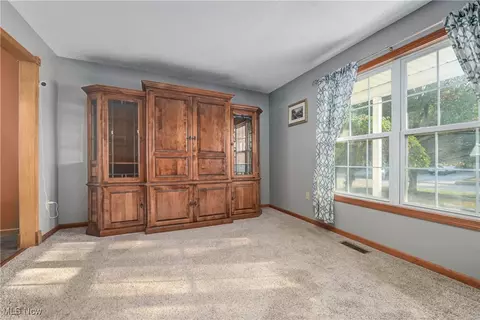 381 Alexis Dr, Elyria, OH 44035 photo 9