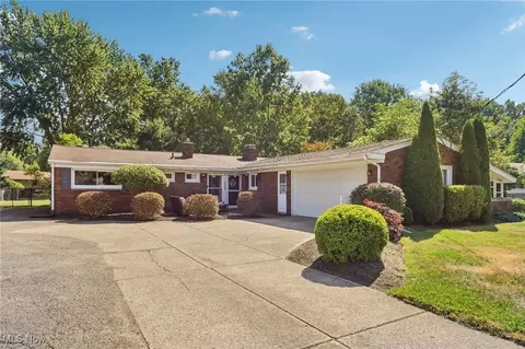 5571 Meister Rd, Mentor, OH 44060